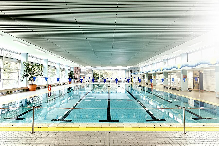 Sportschwimmbecken im Sportbad Aquawede in Brackwede