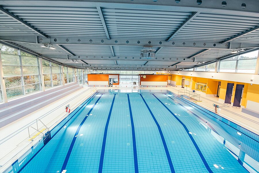 Sportbecken im Sportbad Sennestadt